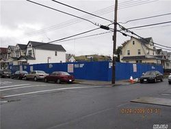 Pre-foreclosure in  90TH AVE Jamaica, NY 11432