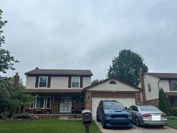 Pre-foreclosure in  BROOKVIEW DR Livonia, MI 48152