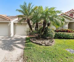 Pre-foreclosure in  PINEWALK DR S Pompano Beach, FL 33063