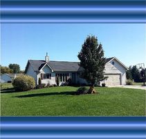 Pre-foreclosure in  MAPLE RIDGE RD Oconomowoc, WI 53066