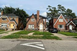  San Juan Dr, Detroit MI