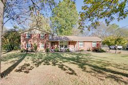 Pre-foreclosure in  LAKESHORE DR Old Hickory, TN 37138