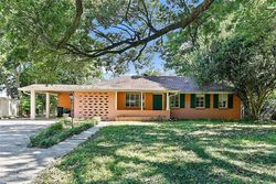 Pre-foreclosure in  RHODES AVE New Orleans, LA 70131