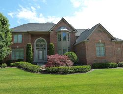 Pre-foreclosure in  CARLYLE XING West Bloomfield, MI 48322