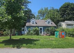 Pre-foreclosure in  DAKELAND RD Rochester, NY 14617