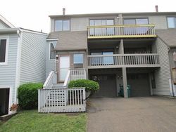 Pre-foreclosure in  ROBERT FROST DR Branford, CT 06405