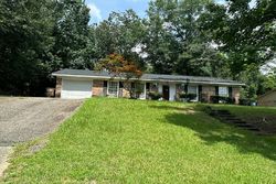 Pre-foreclosure in  MONTFORT RD W Mobile, AL 36608