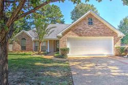 Pre-foreclosure in  CLARK FARMS RD Madison, MS 39110