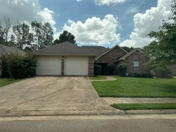 Pre-foreclosure in  MAINSAIL WAY Brandon, MS 39047