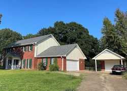 Pre-foreclosure Listing in CASTLE RD VICKSBURG, MS 39180