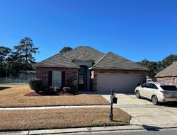Pre-foreclosure in  KNIGHT DR Zachary, LA 70791