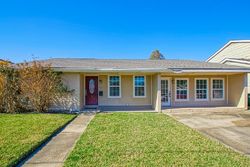 Pre-foreclosure in  OAKWOOD DR Gretna, LA 70056