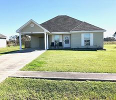 Pre-foreclosure in  COUNTRY LIVING DR Lafayette, LA 70507