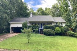 Pre-foreclosure in  SHOAL CREEK CIR Montevallo, AL 35115