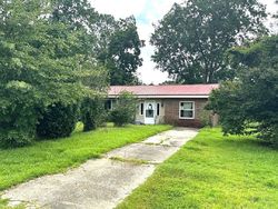 Pre-foreclosure in  TIMBERS DR Dothan, AL 36301