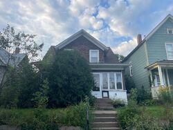 Pre-foreclosure in  ENGLEWOOD AVE Saint Paul, MN 55104