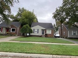 Pre-foreclosure in  N CONNECTICUT AVE Royal Oak, MI 48073