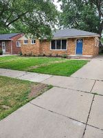 Pre-foreclosure in  PEARSON ST Oak Park, MI 48237