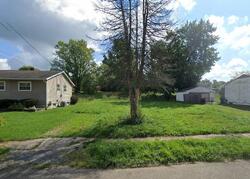 Pre-foreclosure in  LILBURNE DR Youngstown, OH 44505