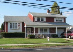Pre-foreclosure in  SALEM RD Burlington, NJ 08016