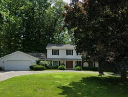 Pre-foreclosure in  LE CHATEAU DR Brookfield, WI 53045