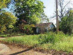 Pre-foreclosure in  ALABAMA ST Graceville, FL 32440