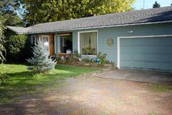 Pre-foreclosure in  MCKENZIE HWY Springfield, OR 97478