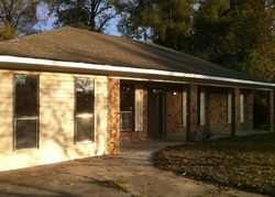 Pre-foreclosure in  FOREST OAKS CT Baton Rouge, LA 70815