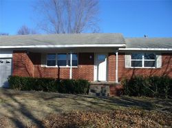 Pre-foreclosure in  SUMMIT DR Siloam Springs, AR 72761