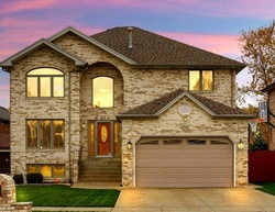 Pre-foreclosure in  MOODY AVE Burbank, IL 60459