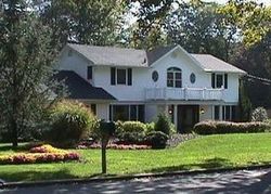 Pre-foreclosure in  ARBOR LN Huntington Station, NY 11746