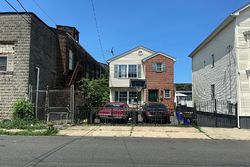 Pre-foreclosure in  PIERCE ST Newark, NJ 07103