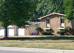 Pre-foreclosure in  W WALTON BLVD Waterford, MI 48329