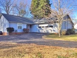 Pre-foreclosure in  20TH STREET PL NE Hickory, NC 28601