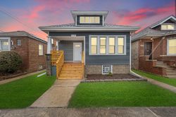 Pre-foreclosure in  S EMERALD AVE Chicago, IL 60628