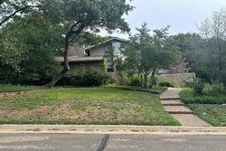 Pre-foreclosure in  OAK FOREST CT Arlington, TX 76012