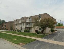 Pre-foreclosure in  E GOODRICH AVE B Chicago, IL 60633