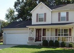 Pre-foreclosure in  HICKORY CIRCLE DR Howell, MI 48855