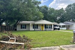 Pre-foreclosure in  EVERGREEN HL Mobile, AL 36609