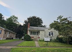 Pre-foreclosure in  COLONY ST Hamden, CT 06518