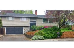 Pre-foreclosure in  CASON RD Gladstone, OR 97027