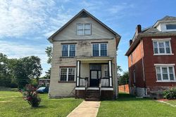 Pre-foreclosure in  MAPLE AVE Saint Louis, MO 63112