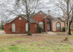 Pre-foreclosure in  SAINT ANDREWS CIR Lindale, TX 75771