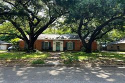 Pre-foreclosure in  BLUE WILLOW DR Houston, TX 77042