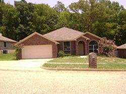 Pre-foreclosure in  EISENHOWER DR Tyler, TX 75704