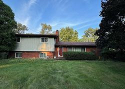 Pre-foreclosure in  S JOHN HIX RD Wayne, MI 48184