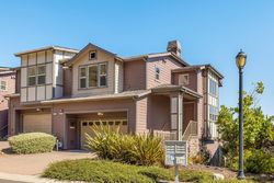 Pre-foreclosure in  BLUE ROCK CT Oakland, CA 94605