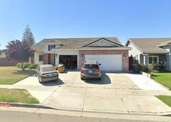 Pre-foreclosure in  MONT CLIFF WAY Livingston, CA 95334