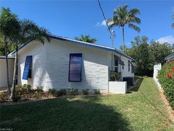 Pre-foreclosure in  DONORA BLVD Fort Myers Beach, FL 33931