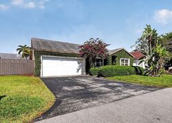 Pre-foreclosure in  SW 113TH CT Miami, FL 33176
